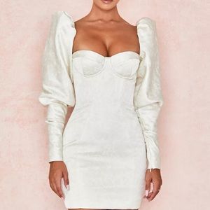 “Cassia”
Jacquard Puff Sleeve Mini Dress- Size S